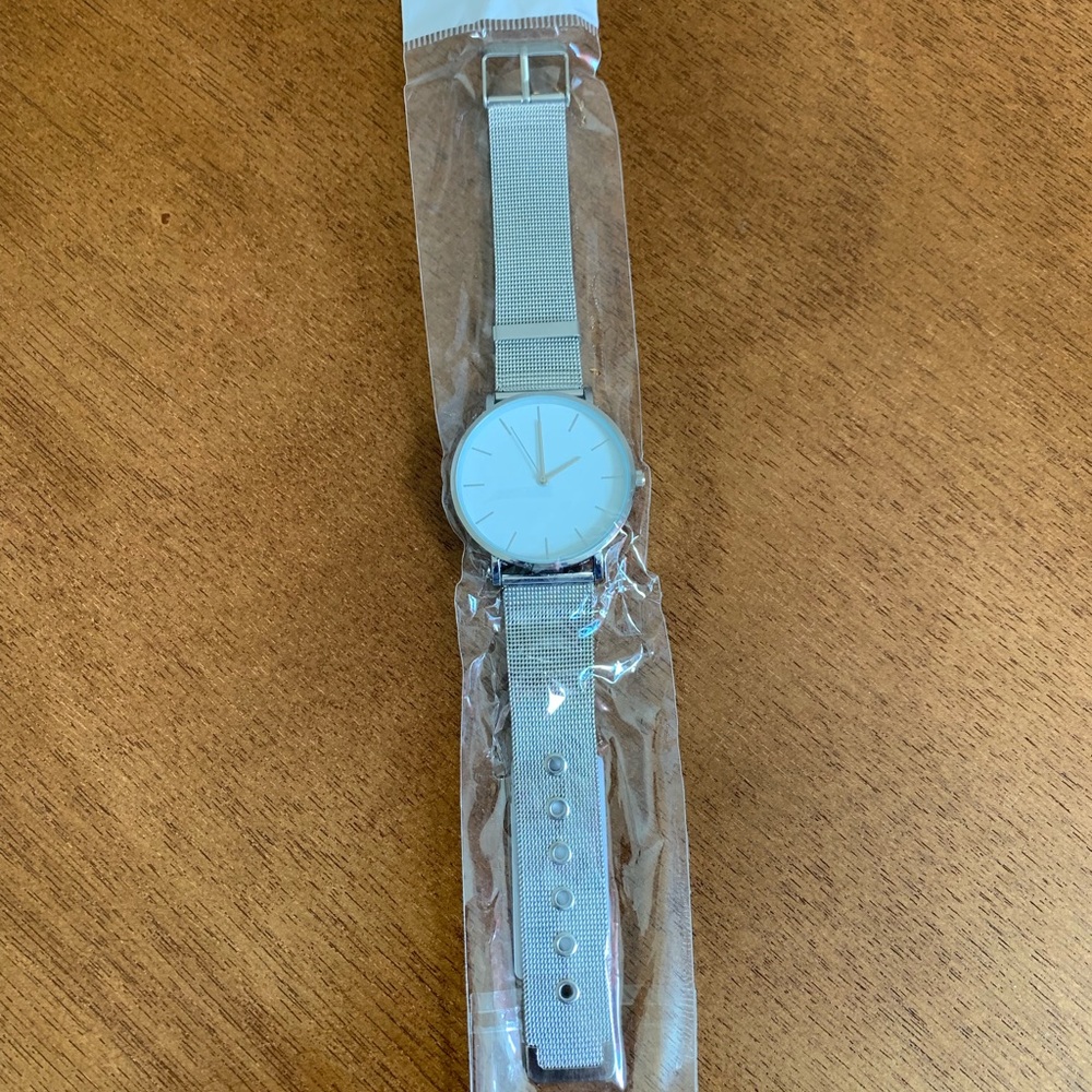 Watch (NWT)
